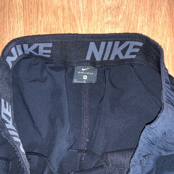 Nike running shorts - Picture 2 of 2